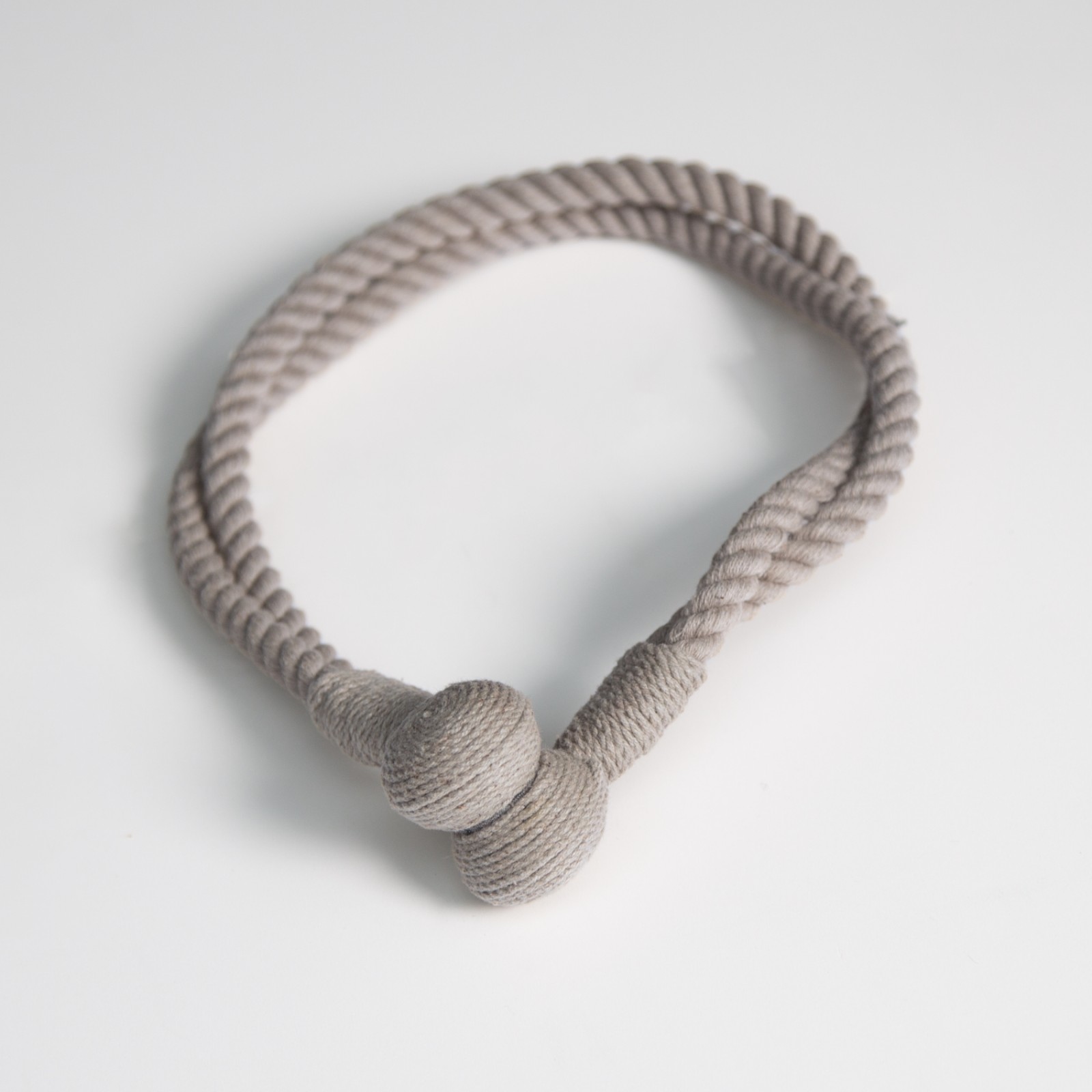 Embrasse lien double aimanté en corde - V.créations