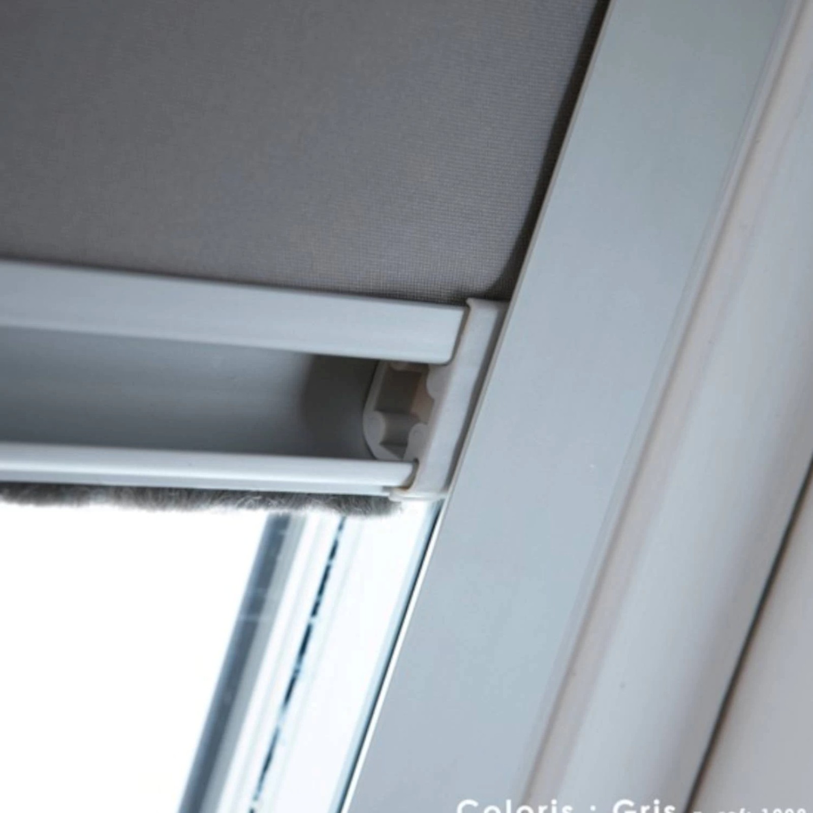 Store de toit occultant cadre alu compatible VELUX® K