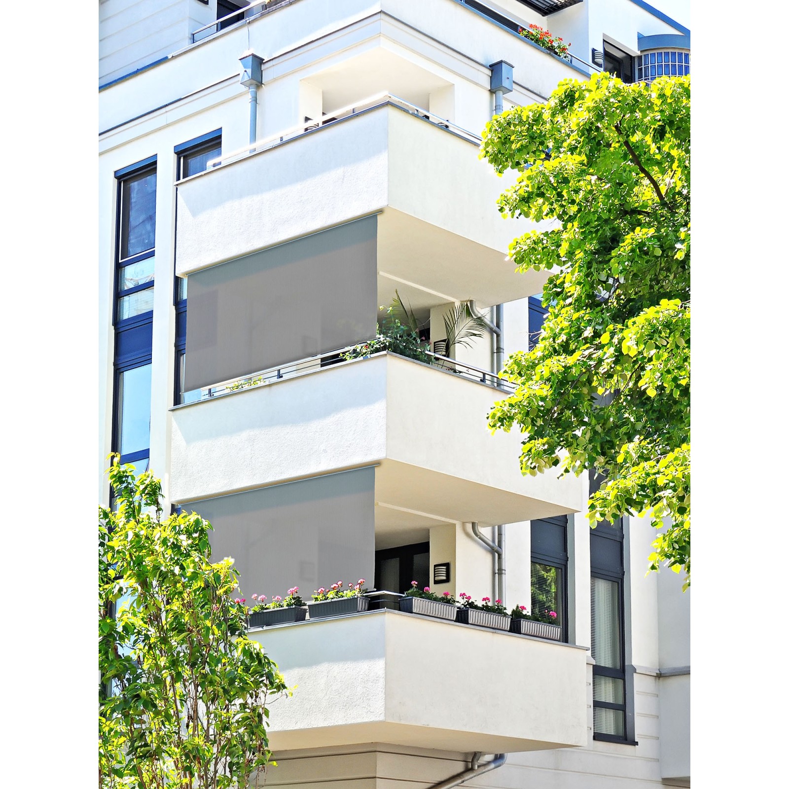 Store Enrouleur Extérieur Gris Houvea sur balcon